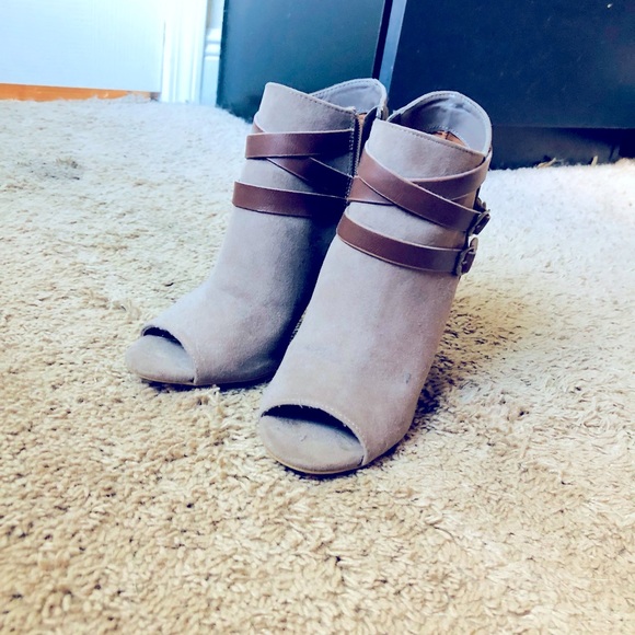 Peep toe Booties - Picture 3 of 4